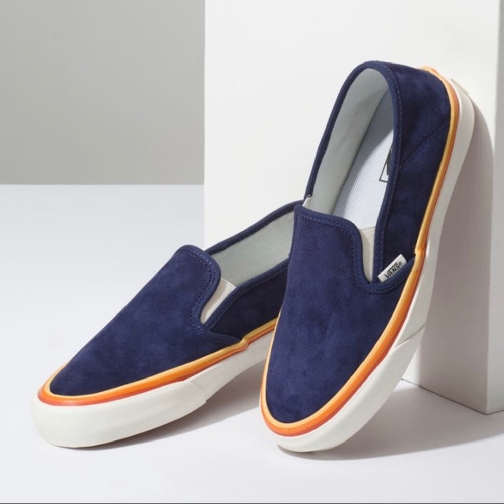 NEW Vans Women’s Slip On Suede Sneaker - 8.5